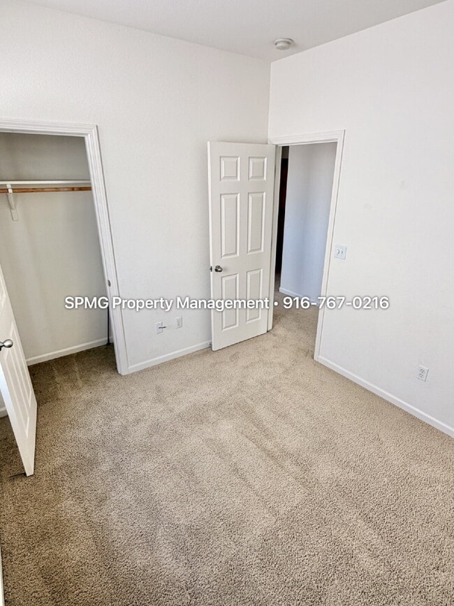 Building Photo - Beautifully Maintained 3 Bed / 2.5 Bath Home in South Natomas — New Appliances & Community Amenit...