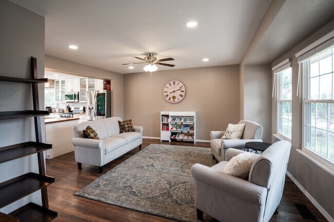 Building Photo - 850 Wuthering Heights Dr