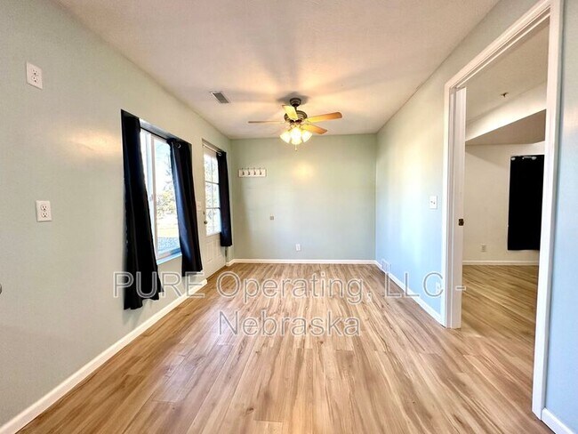 Building Photo - 20215 Pinkney St