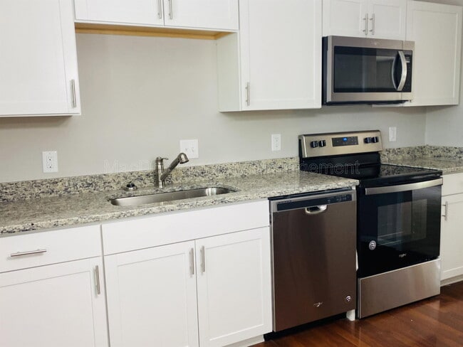 Building Photo - 12202 McClain St