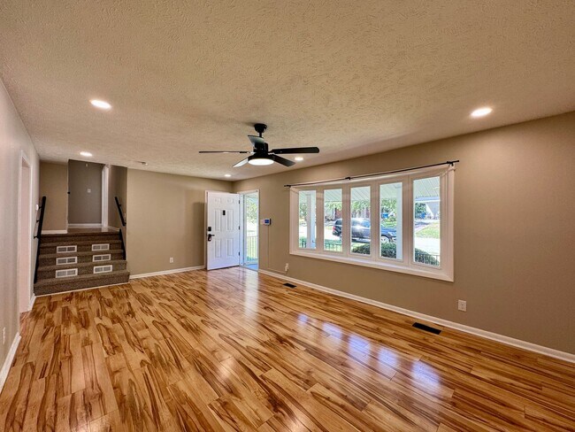 Building Photo - 1089 Torrey Dr