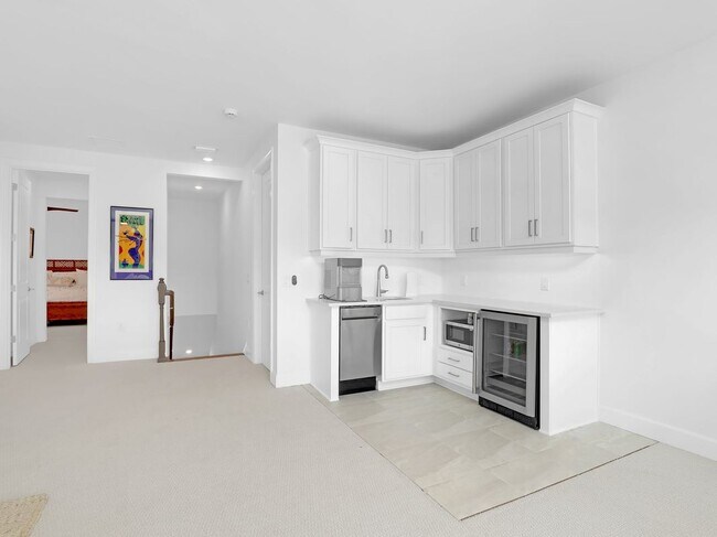 Building Photo - 15432 Turin Dr