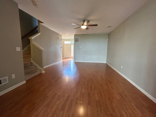 Building Photo - 941 Lansdowne Rd