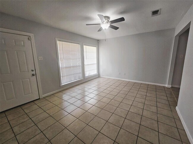 Building Photo - 118 Pompano Ave