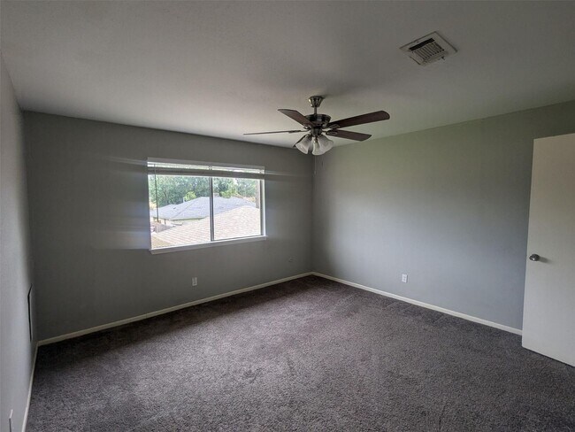 Building Photo - MOVE-IN READY 4 BED/ 2.5 BATH HOME IN MIDD...