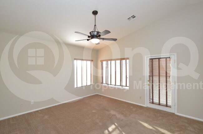 Building Photo - 2125 E Nantuckett Dr