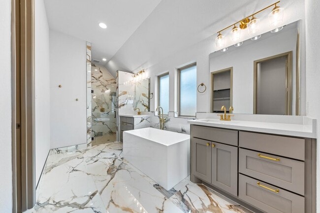 Building Photo - 316 Hulda Trl
