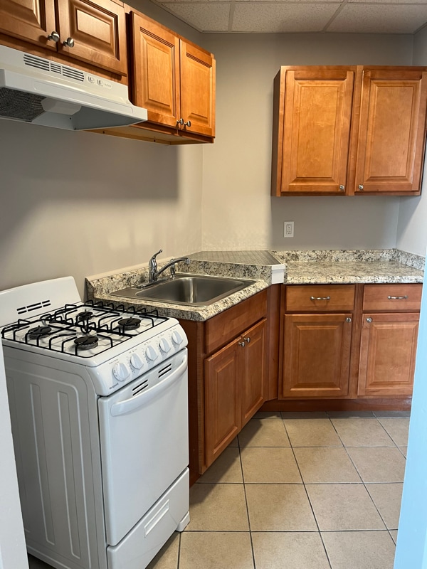 Building Photo - 93 White St