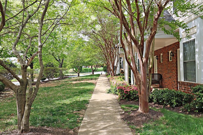 Building Photo - End-Unit Willoughby Townes Rental Close To...
