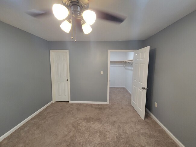 Building Photo - 16511 W Sandy Meadows Dr