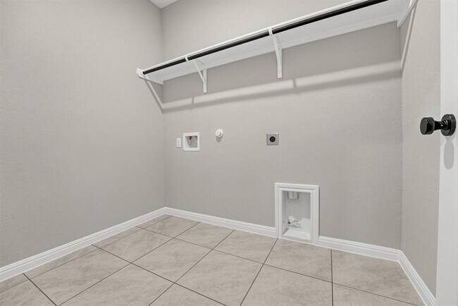 Building Photo - 209 Swinging H Ln