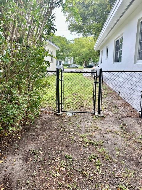 Building Photo - 3801 Ponce de Leon Blvd