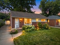 Building Photo - 437 W Sunnybrook Dr