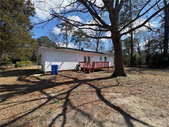 Building Photo - 6409 Waverly Ct