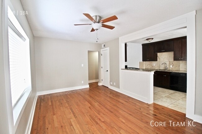 Building Photo - 4328 Roanoke Pkwy