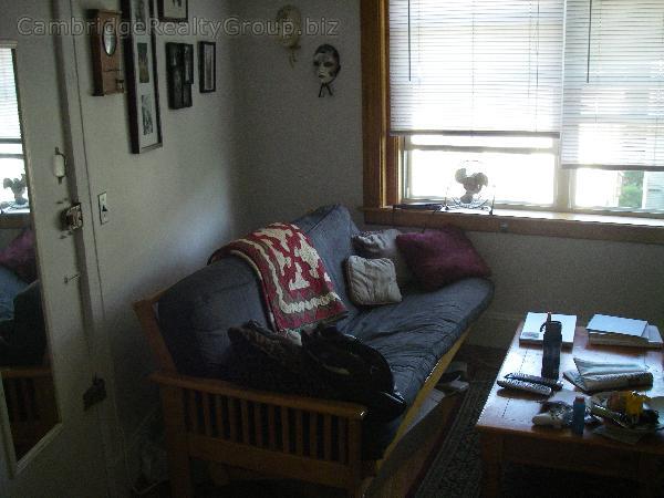 Building Photo - 104 Hancock St