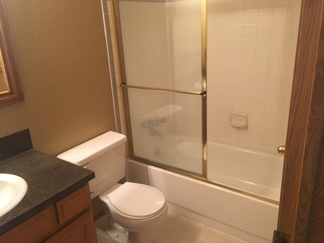 Building Photo - Spacious West Jordan Home!