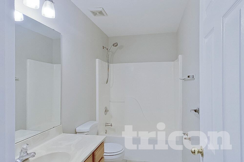 Building Photo - 4 Sapphire Ct