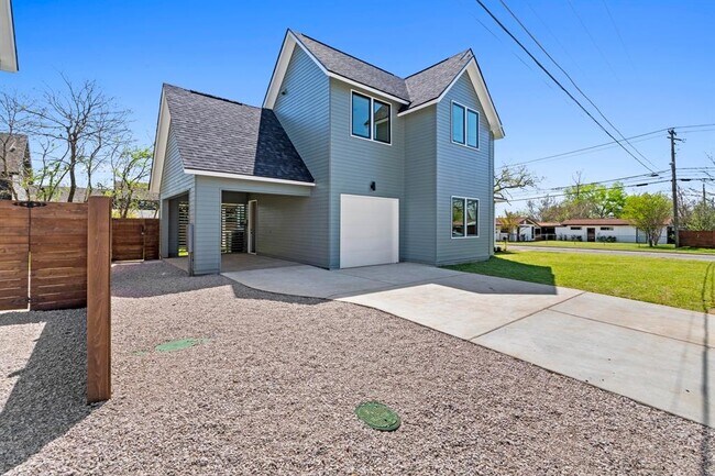 Building Photo - 710 Philco Dr