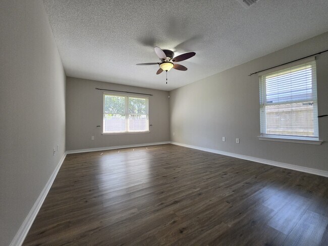Building Photo - 2295 Heritage Cir