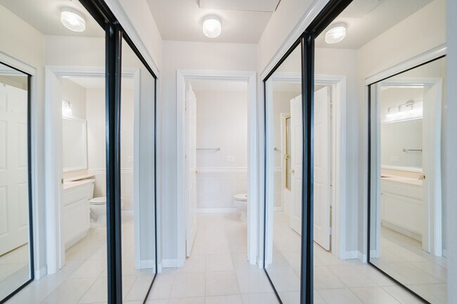 Building Photo - 7001 Ballena Way