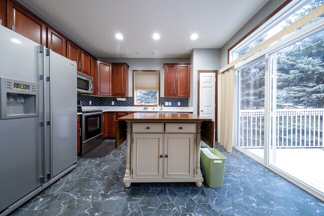 Building Photo - 5128 Yuma Ln N