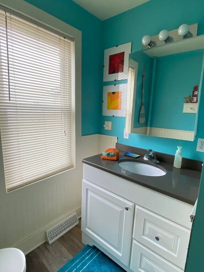 Building Photo - Charming 2BR Cottage on Lake in Niles