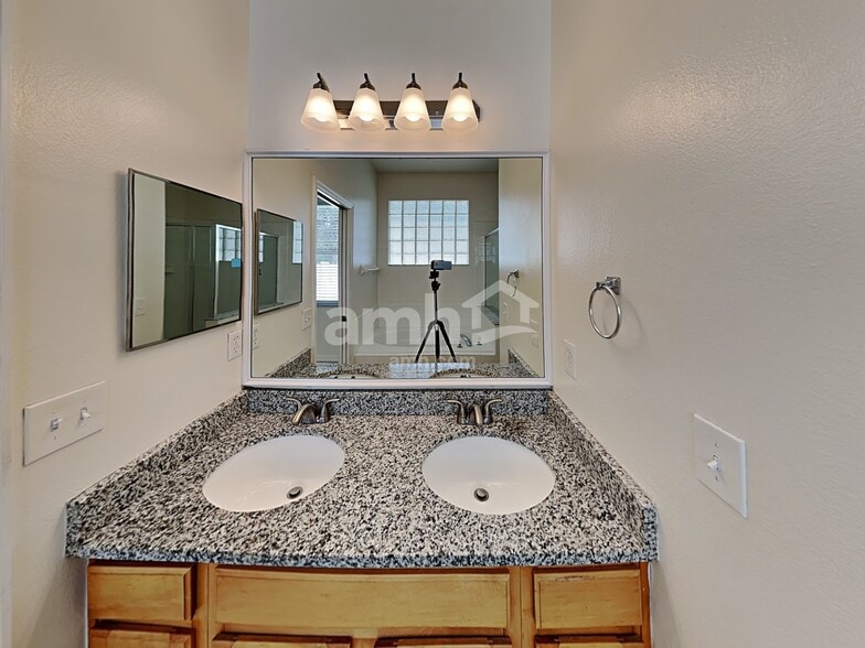 Building Photo - 1130 Cherry Valley Way