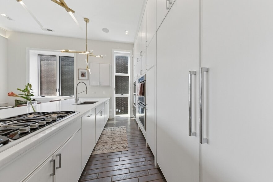 Building Photo - 2756 N Magnolia Ave