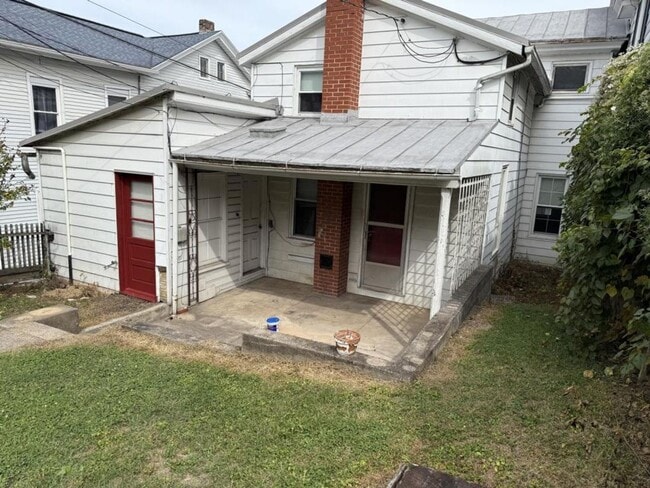 Building Photo - COMING SOON! 3 Bedroom in Newport, PA!