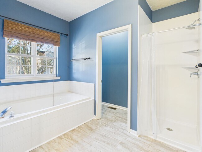 Building Photo - 10561 Gallant Fox Way