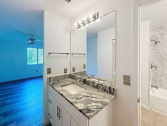 Building Photo - 9122 Rockrose Dr