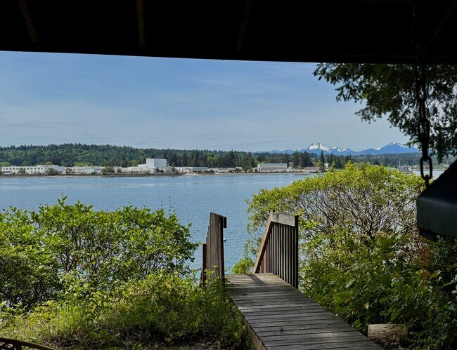 Building Photo - Stunning completely remodeled waterfront P...