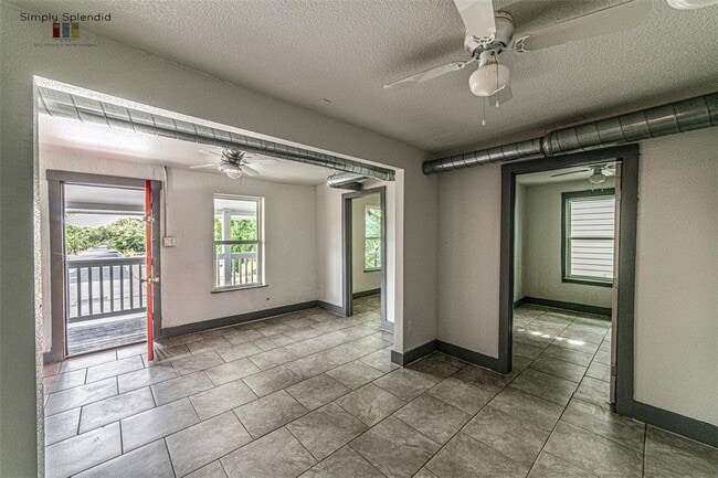 Building Photo - 2103 Rosewood Ave