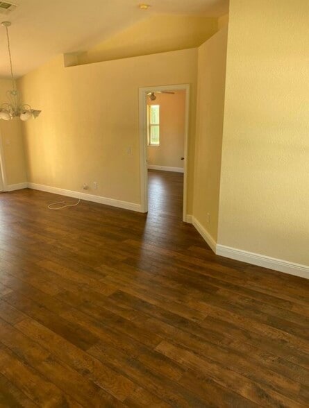 Building Photo - 580 5th St SW