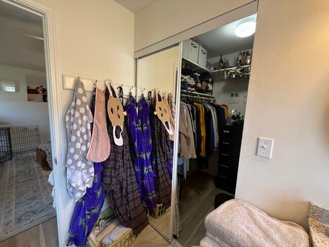 Building Photo - Spacious 4BR Home in Seven Oaks with Garage & Fenced Yard