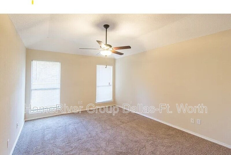 Building Photo - 2106 Turf Club Dr