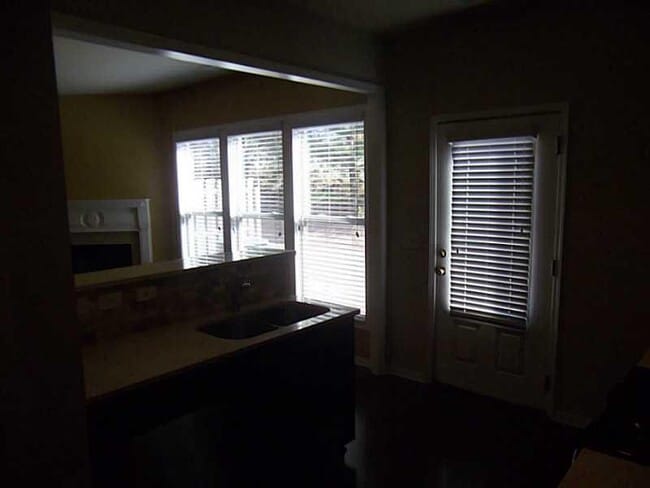 Building Photo - 650 Township Cir