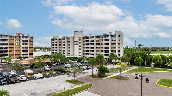 Building Photo - 450 Treasure Island Causeway