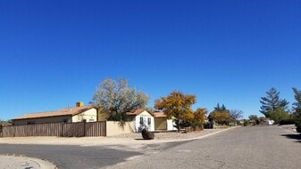 Building Photo - 360 Alda Rd SE
