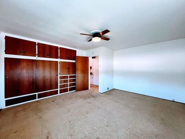 Building Photo - 3 Bed, 2 Bath, 2 Car Garage with Ocean Vie...