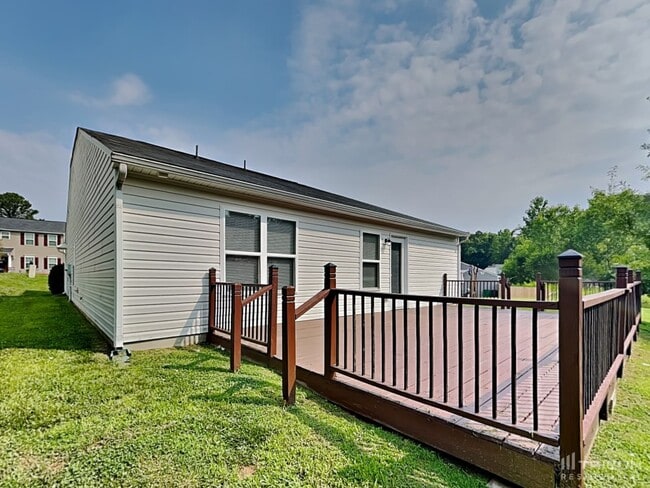 Building Photo - 4824 Lynn Lee Cir