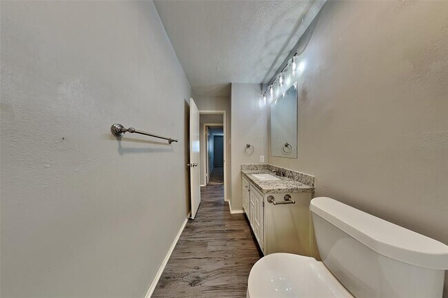 Building Photo - 18311 Navajo Trail Dr