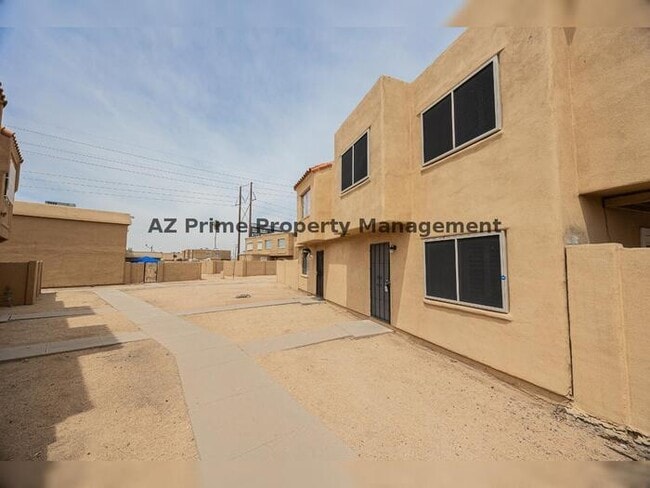 Building Photo - 4615 E Jones Ave