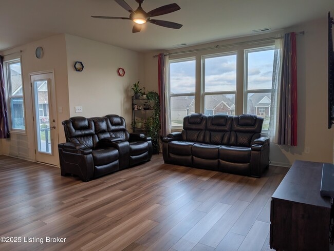 Building Photo - 2861 Hamilton Springs Dr