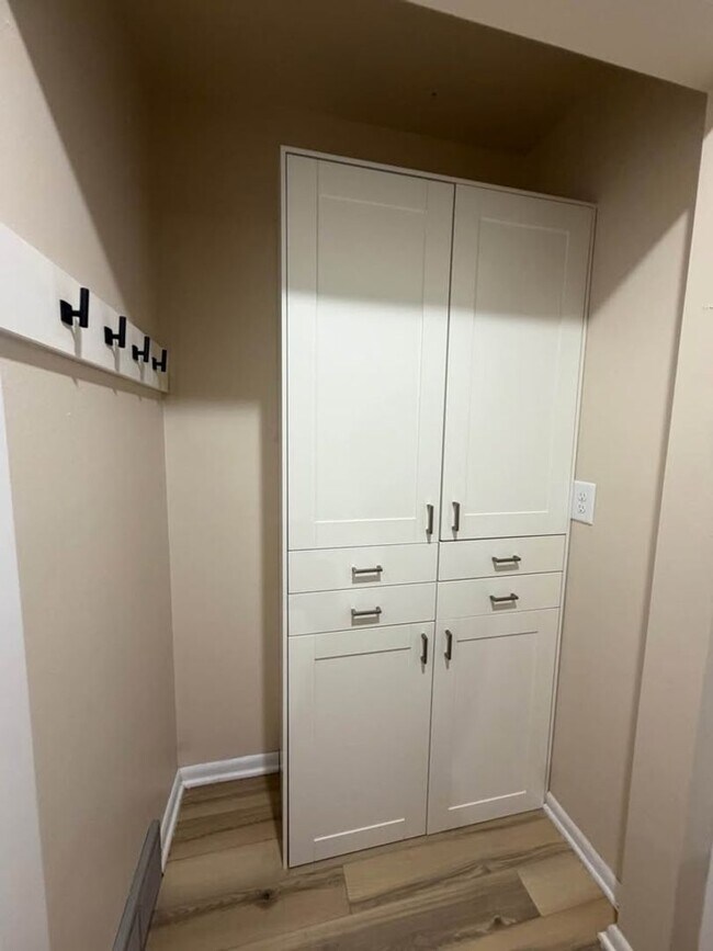 Building Photo - ?Beautifully Remodeled Modern Smart Home for Rent! ?