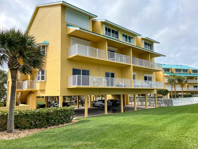 Building Photo - 1550 S Ocean Dr