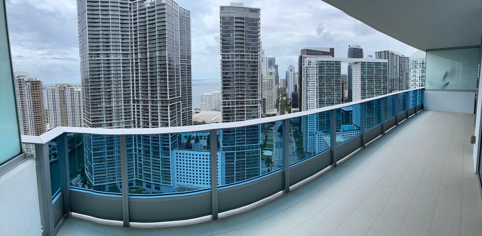 Building Photo - 200 Biscayne Boulevard Way