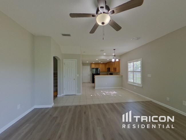 Building Photo - 582 Summer Breeze Dr N