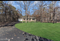 Building Photo - 10 Beatrice Ln